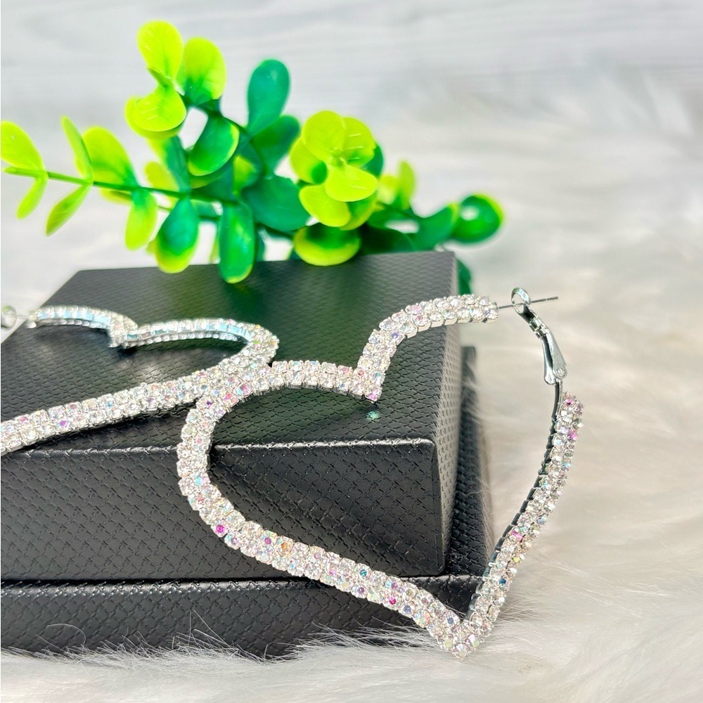 Sparkling Rhinestone‎ Heart Hoop Earrings - Picture 14 of 17